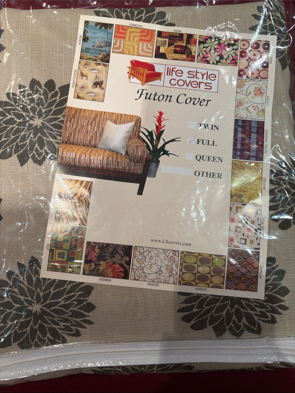BRAND NEW FUTON COVER WITH ZIPPER SIZE FULL FLOWER DESIGN